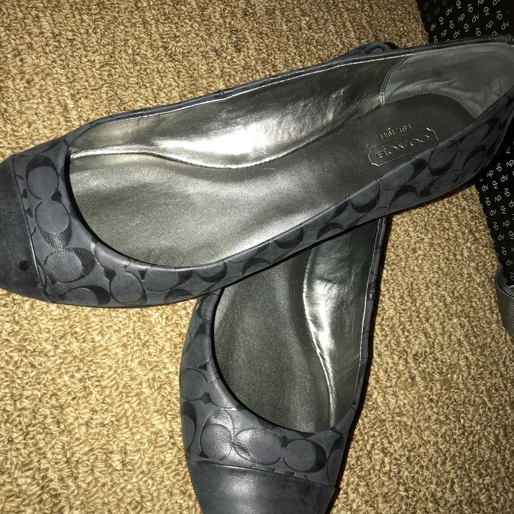 Coach flats